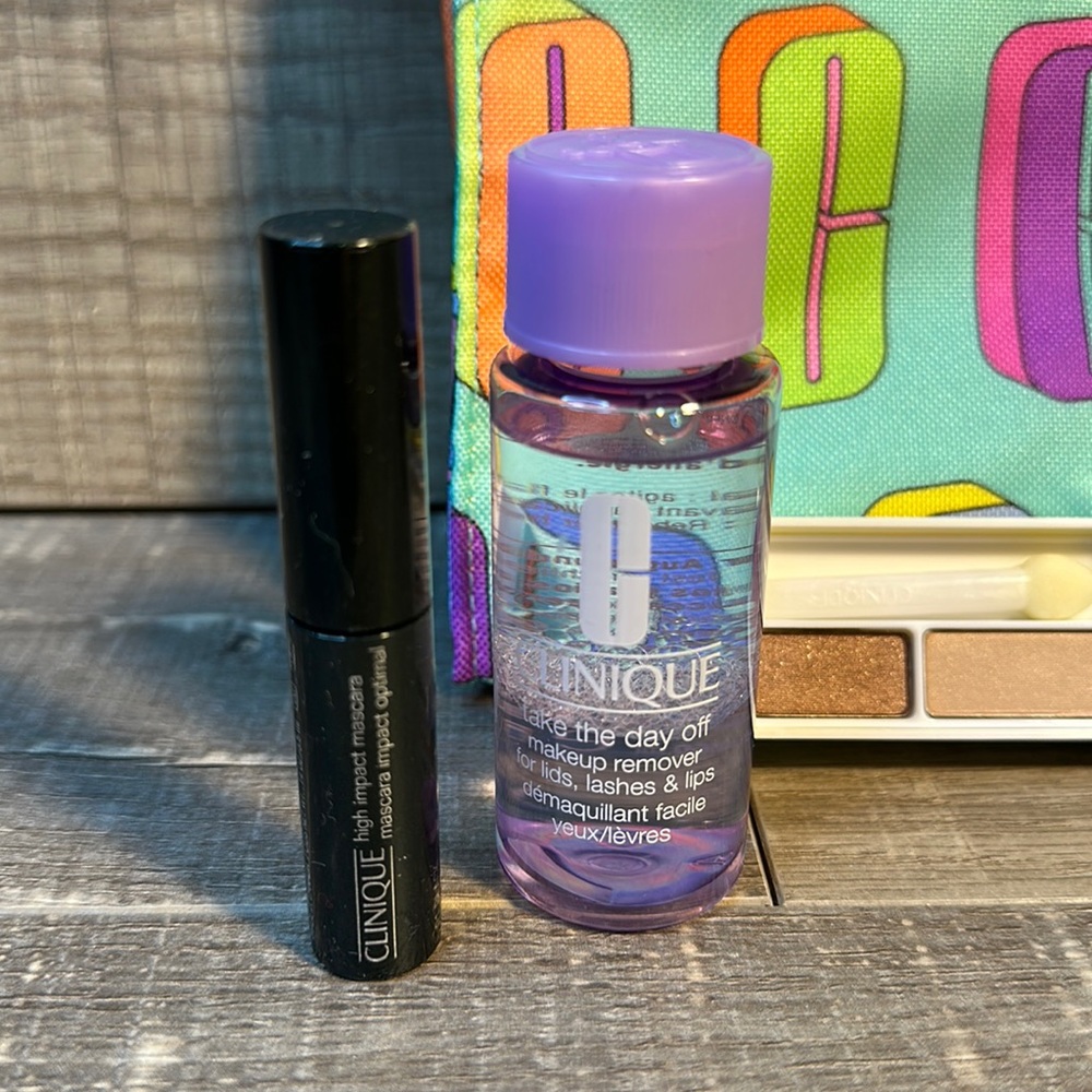 Clinique 6 Piece Cosmetic Bag - Picture 2 of 7